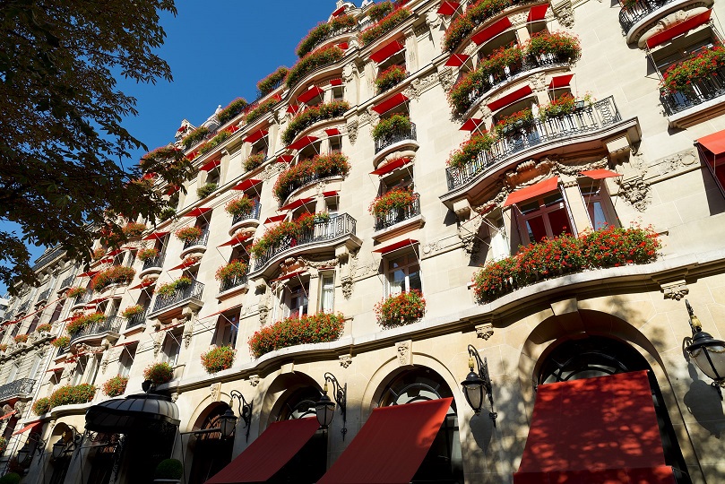 Hôtel Plaza Athénée, dog-friendly hotel in Paris