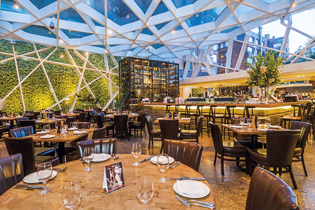 Harry Sasson in bogota