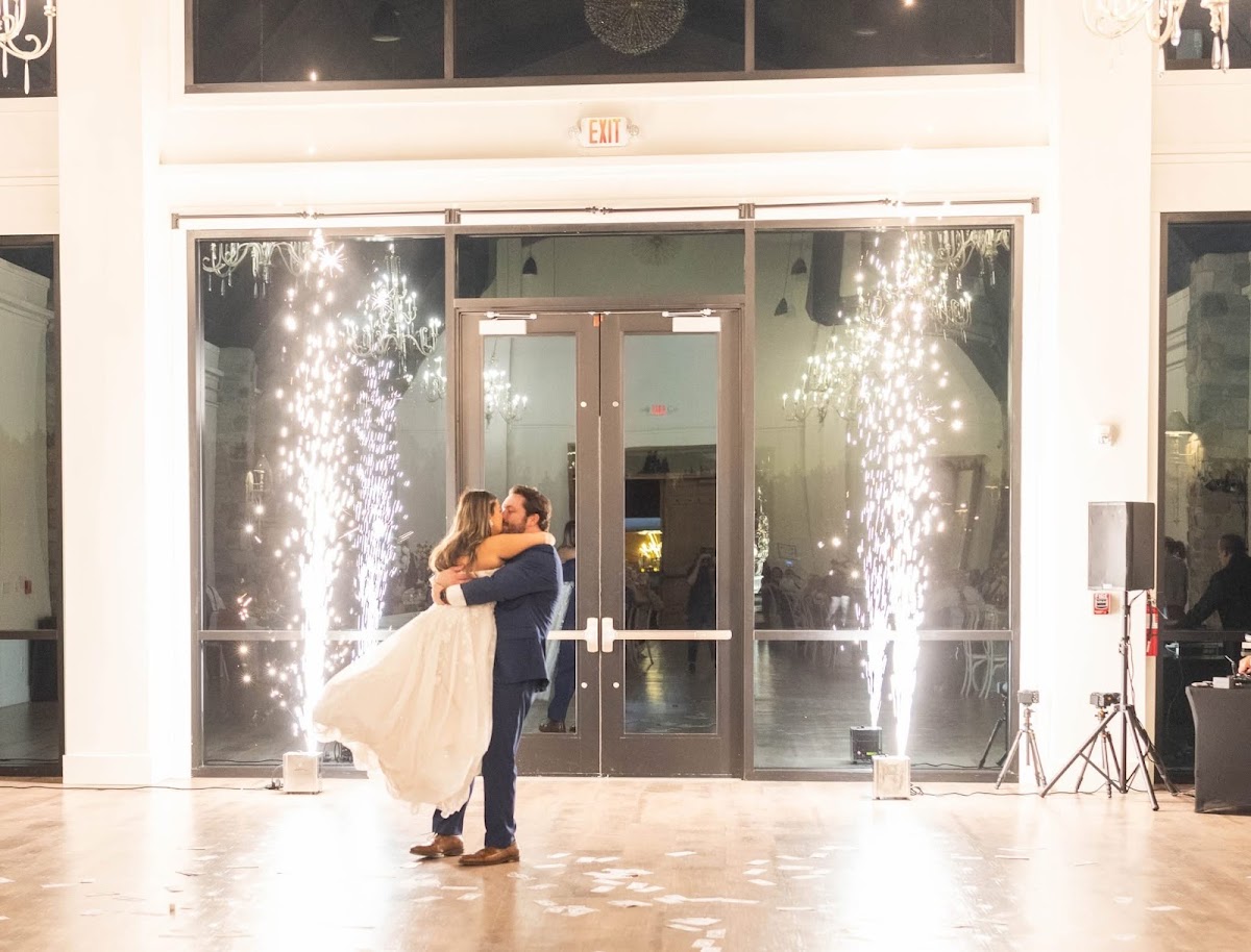 Elegant Soirée Wedding DJs & Photobooths: Google Places image 2