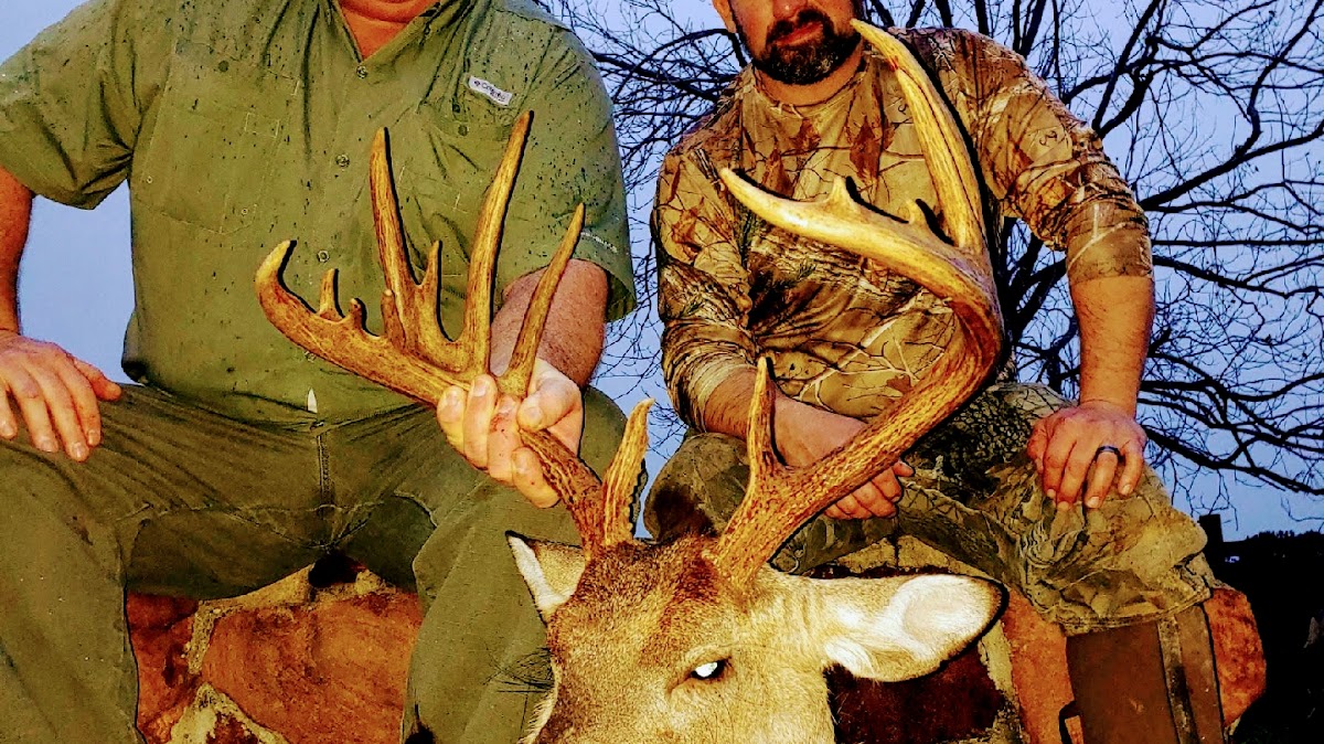 Piney Woods Hunting Lodge In Eufaula, Alabama