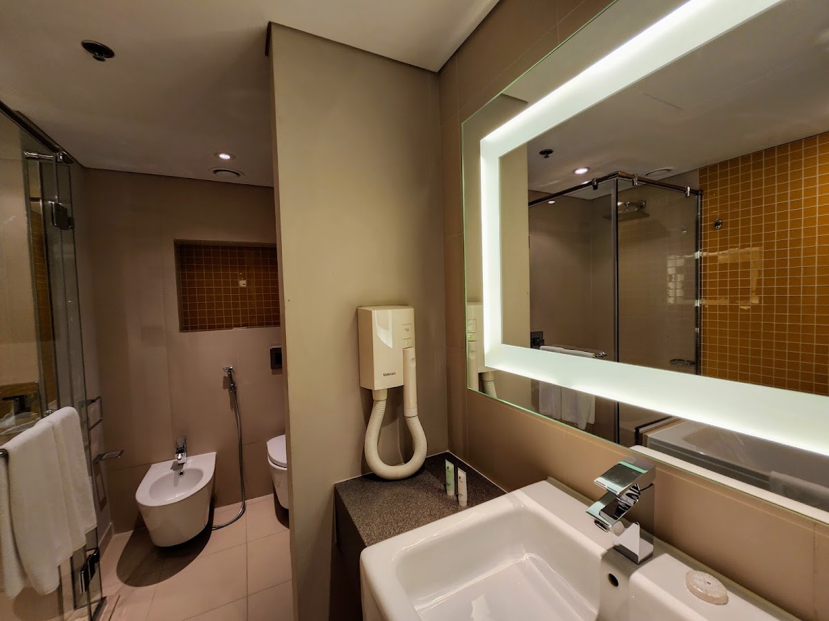 Novotel Dubai Al Barsha 4