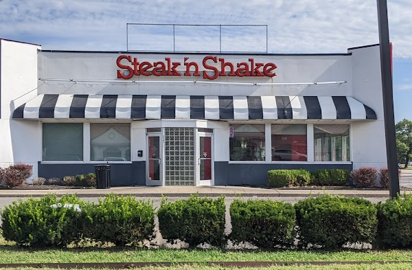 STEAK N SHAKE #702 exterior