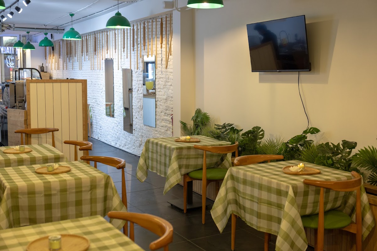 Lotus Fresh Pasta & Pizza