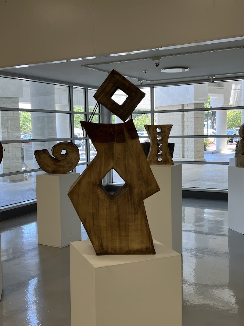 Clay Studio + Gallery Inc.