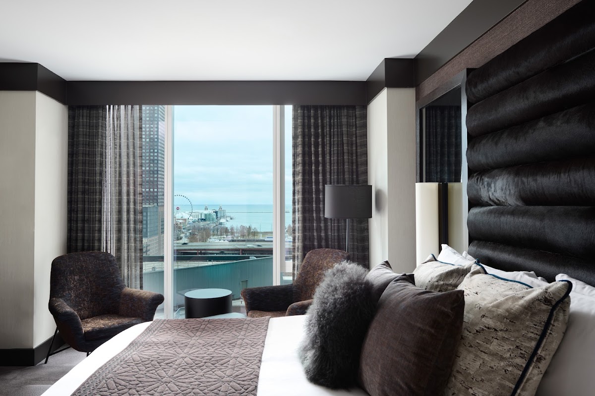Loews Chicago Hotel, dog-friendly hotel