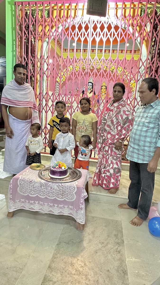 Radha krishna bhajan kutir photo 2