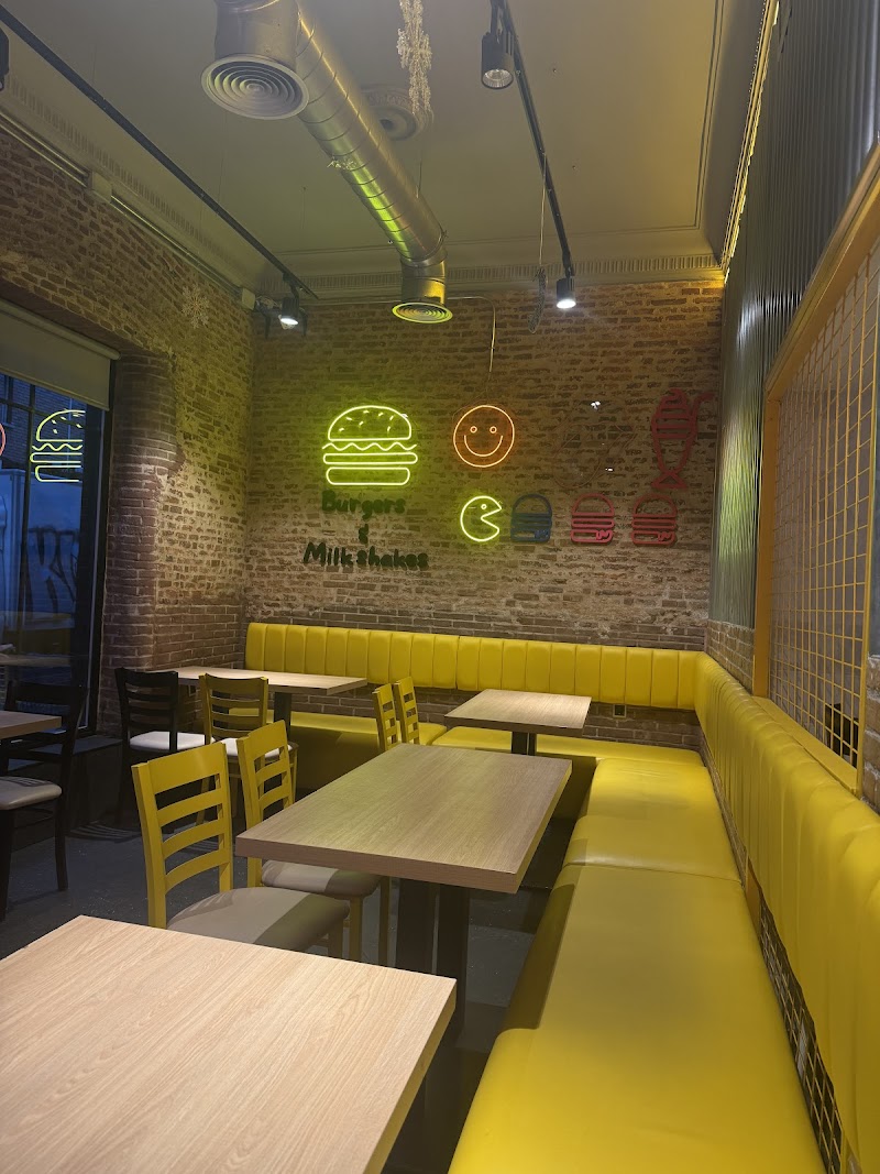 Halal Friends Burgers & Milkshakes photo 2