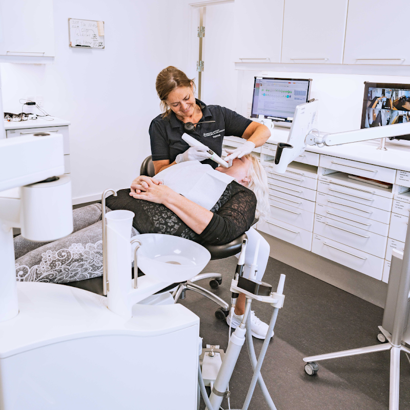Tandlæge-& Implantat Center v/U.Juhl - billede 2
