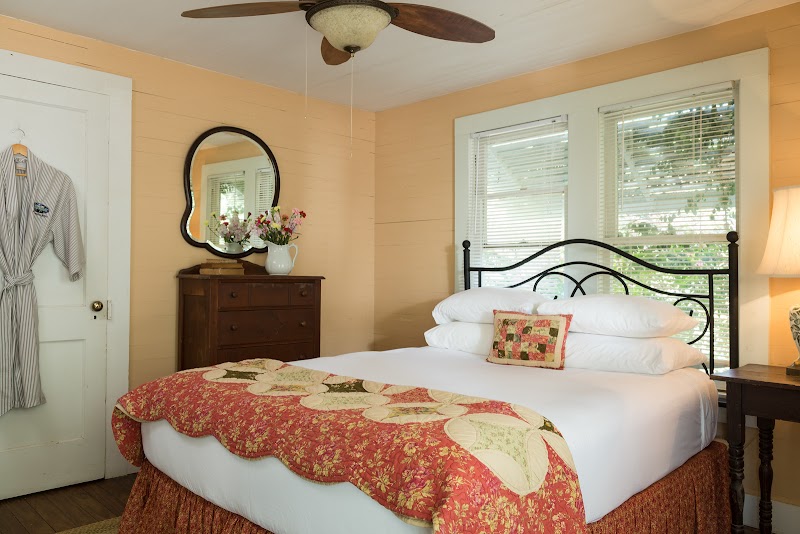 BlissWood Bed and Breakfast Ranch - Photo 1
