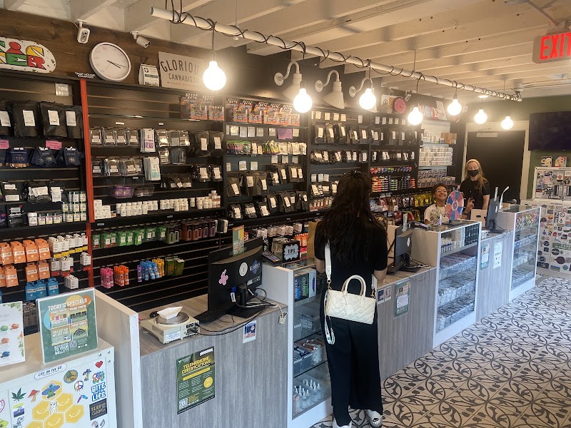 Video tour of Pharmhouse Wellness Weed Dispensary Grand Rapids retail environment
