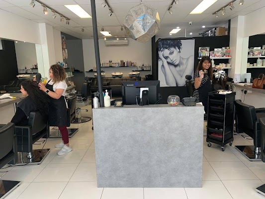 Mi Estilo Hair Beauty Barber photo 3