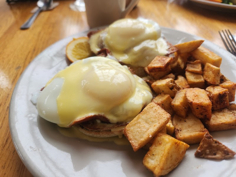 Mae's Cafe & Bakery photo 4