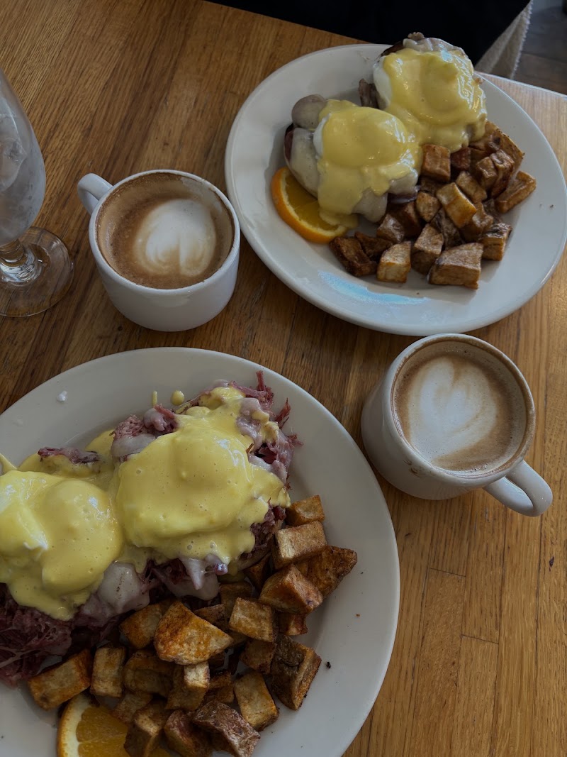 Mae's Cafe & Bakery photo 4