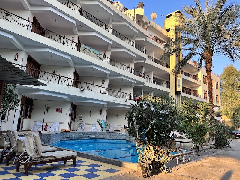 Rezeiky hotel and camp Luxor