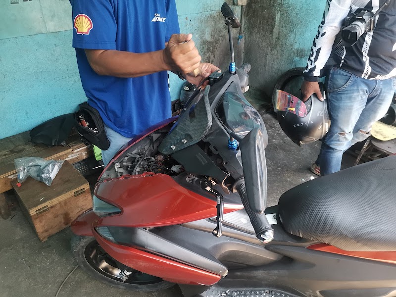 Kuya Tom