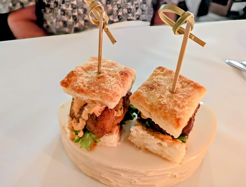 Progressive American cuisine with Sonoma roots
