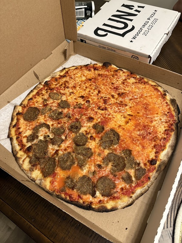 Luna Woodfired Pizza photo 2