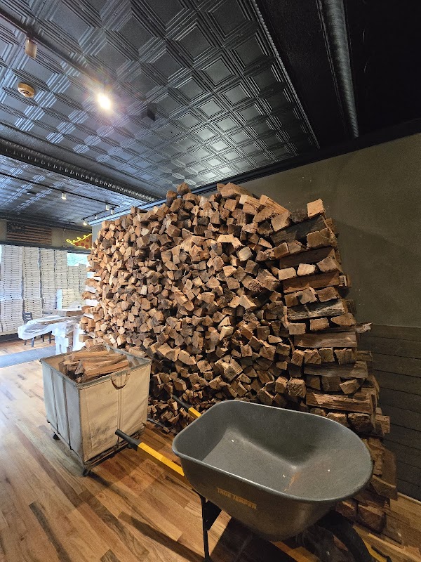 Luna Woodfired Pizza photo 3