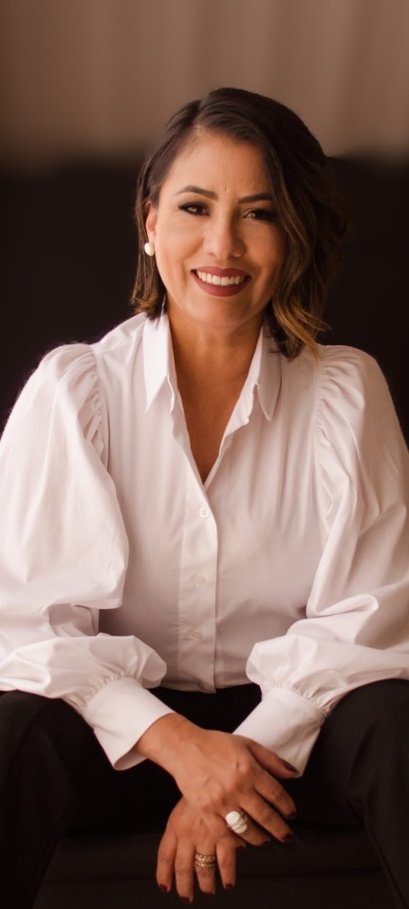 Dra. Juliana Arantes, Especialista em Tratamento de Canal com Microscópio