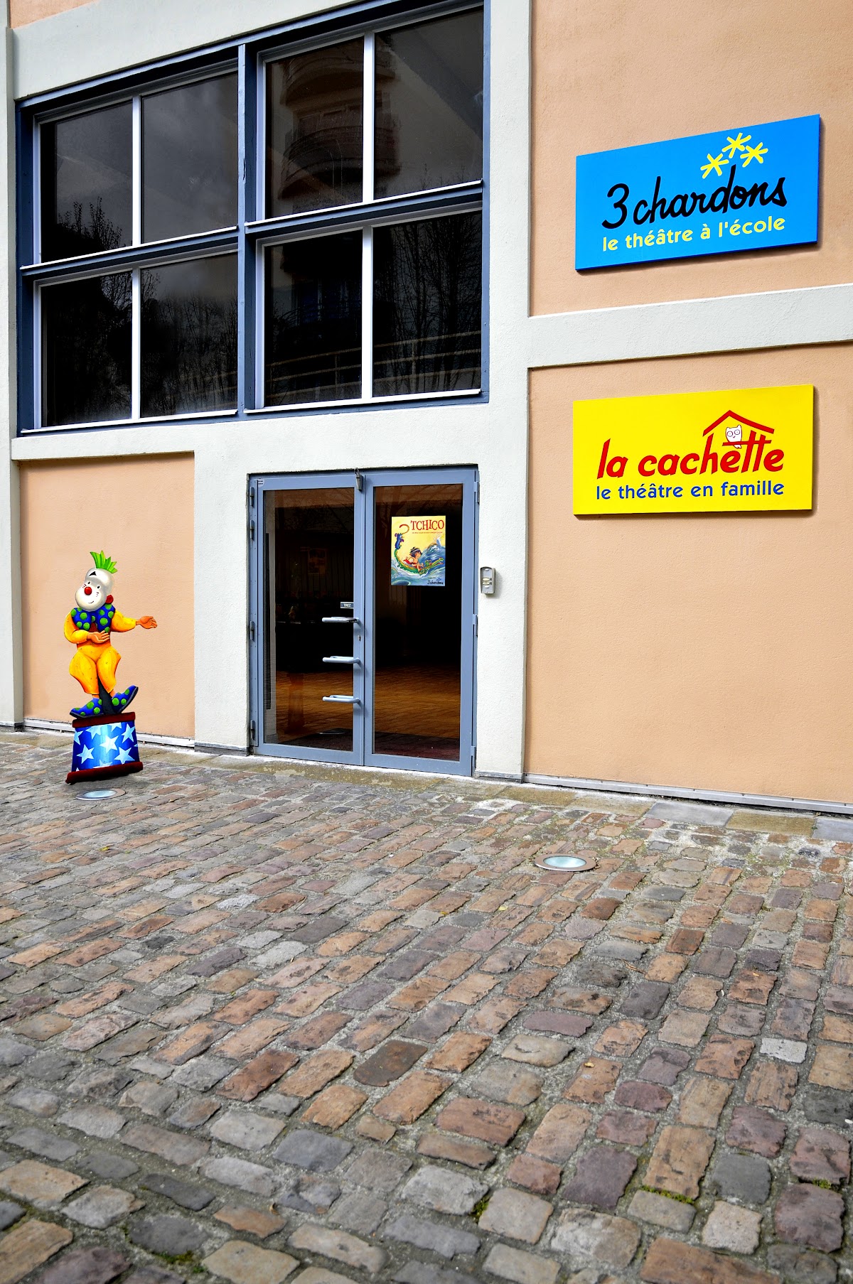 Compagnie 3 CHARDONS, vue extérieure