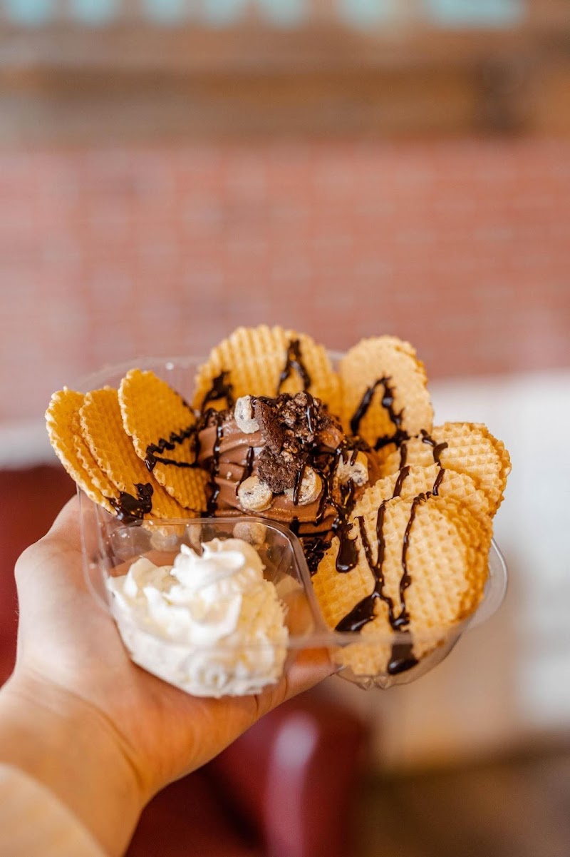 KRAVE Frozen Yogurt & Drink Shoppe photo 2