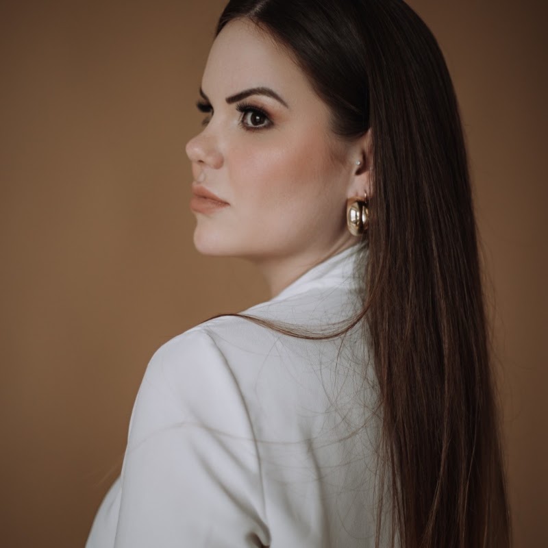 Dra. Victória Colin