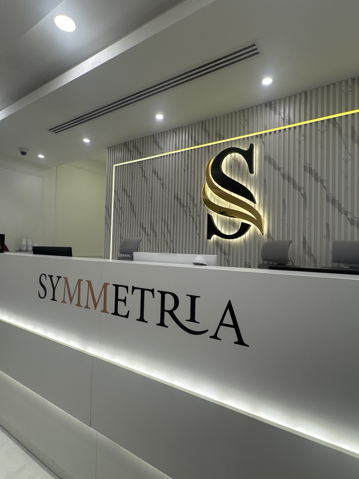 Symmetria Poly Clinic