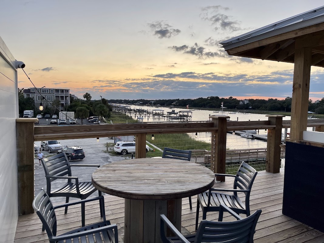 Islander 71 Fish House and Raw Bar