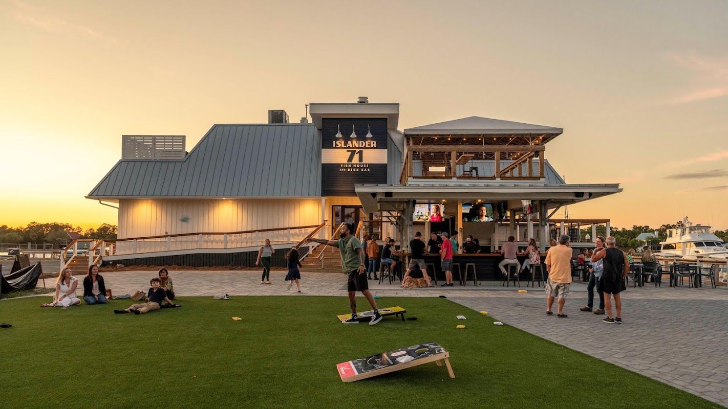 Islander 71 Fish House and Raw Bar photo 3