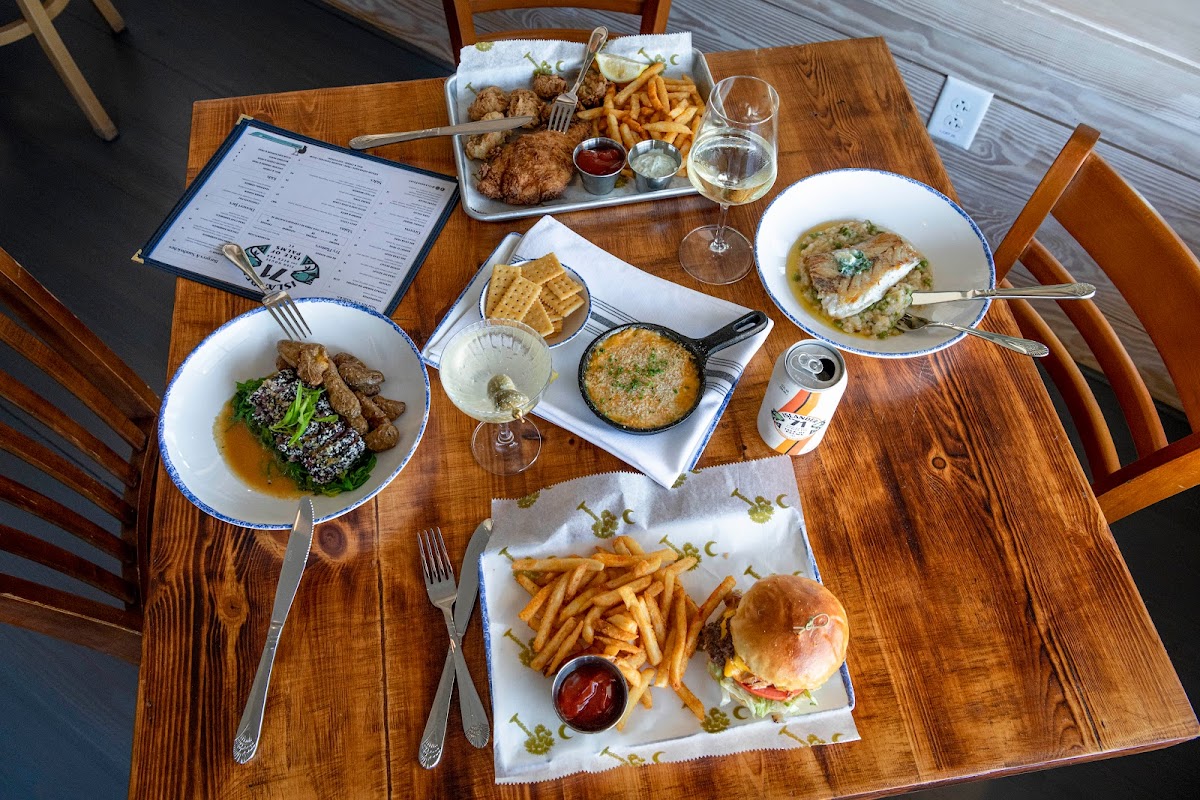 Islander 71 Fish House and Raw Bar photo 2