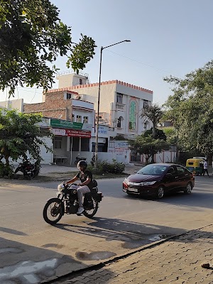 Dr. Niti Kautish - Image 2