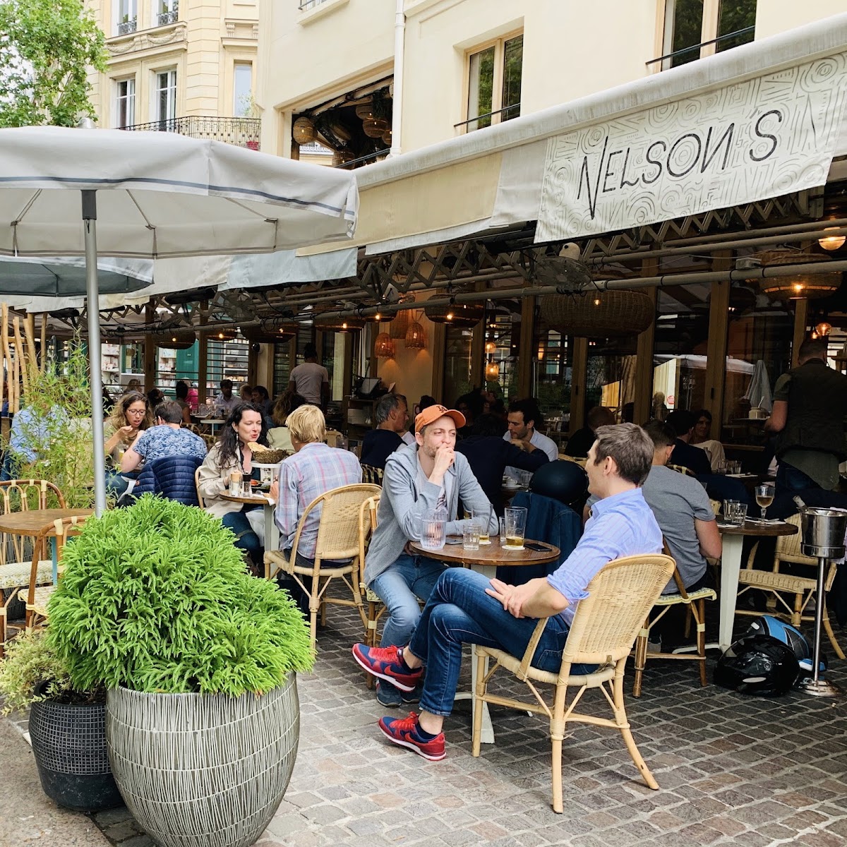 Le Nelson's - Louvre, vue extérieure
