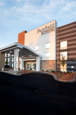 FAIRFIELD INN & SUITES exterior