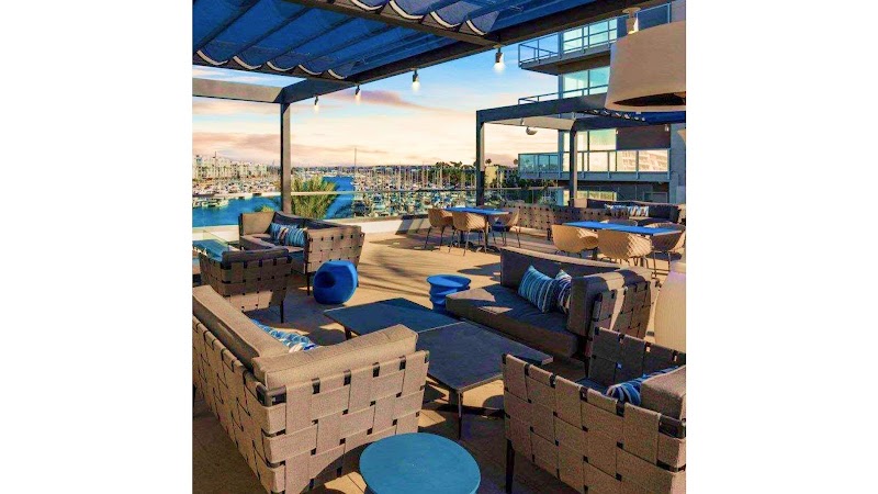 Brizo Bar and Restaurant