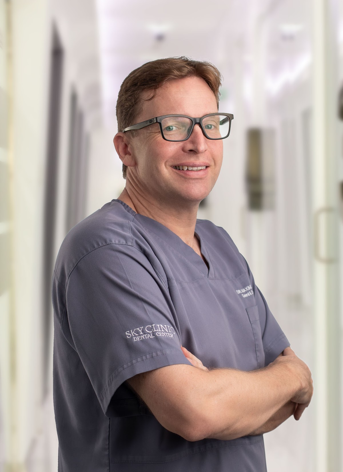 German Dentist in Dubai - Dr. Maximilian Riewer (Deutscher Zahnarzt in Dubai) 5