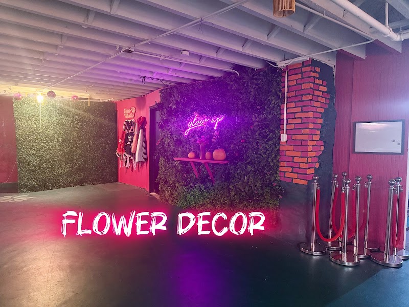 GLOW UP CREATIVE ARTS STUDIO — Art Studio in Chicago