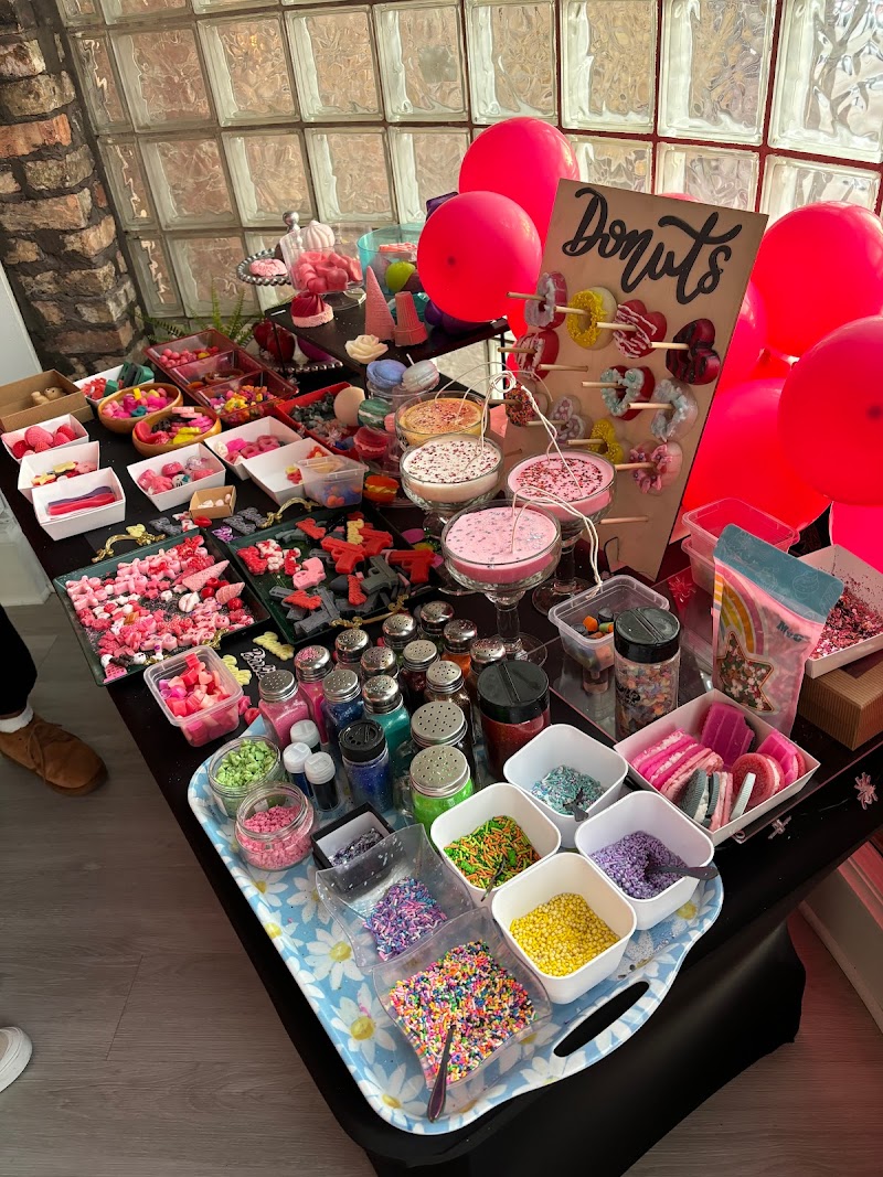 GLOW UP CREATIVE ARTS STUDIO photo 5