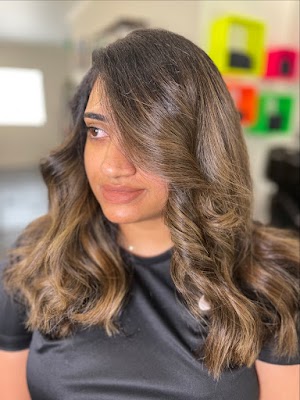 The Colour Bar by Vena photo 3