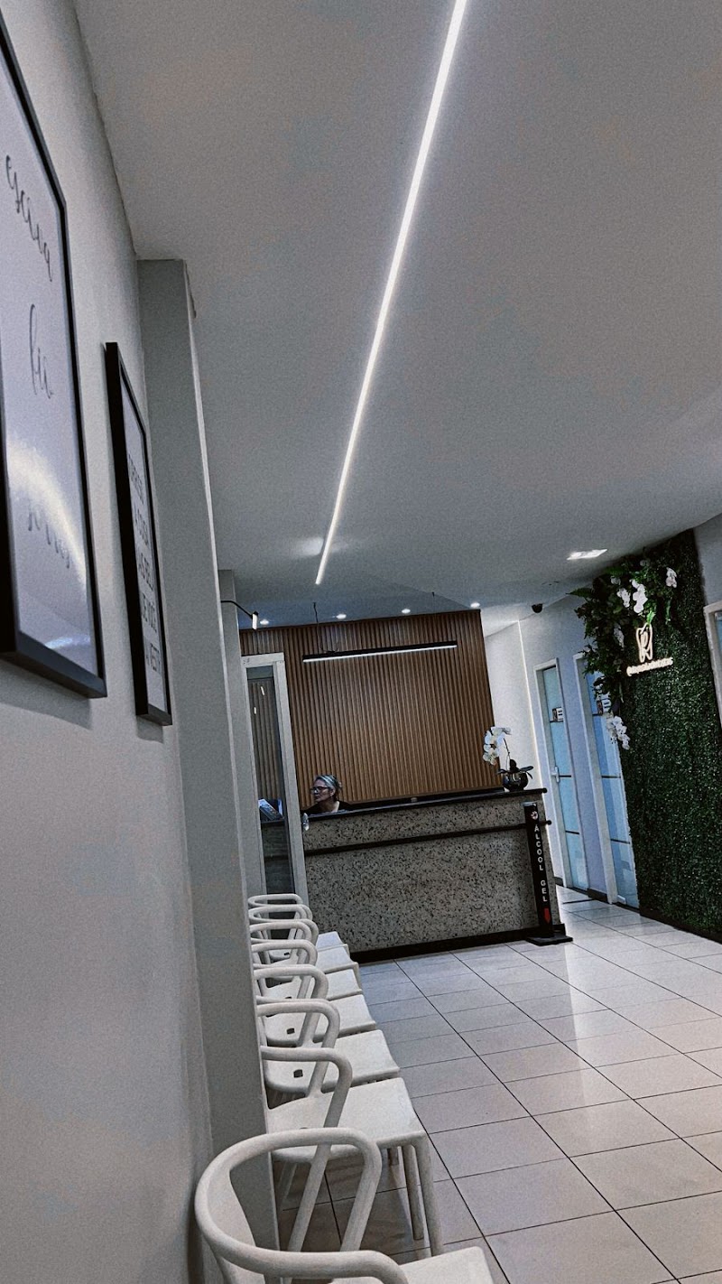 Dra. Rosália Cavaliere | Dentista | Alinhador invisivel | Odontologia Integrada | Duque de Caxias - foto 5