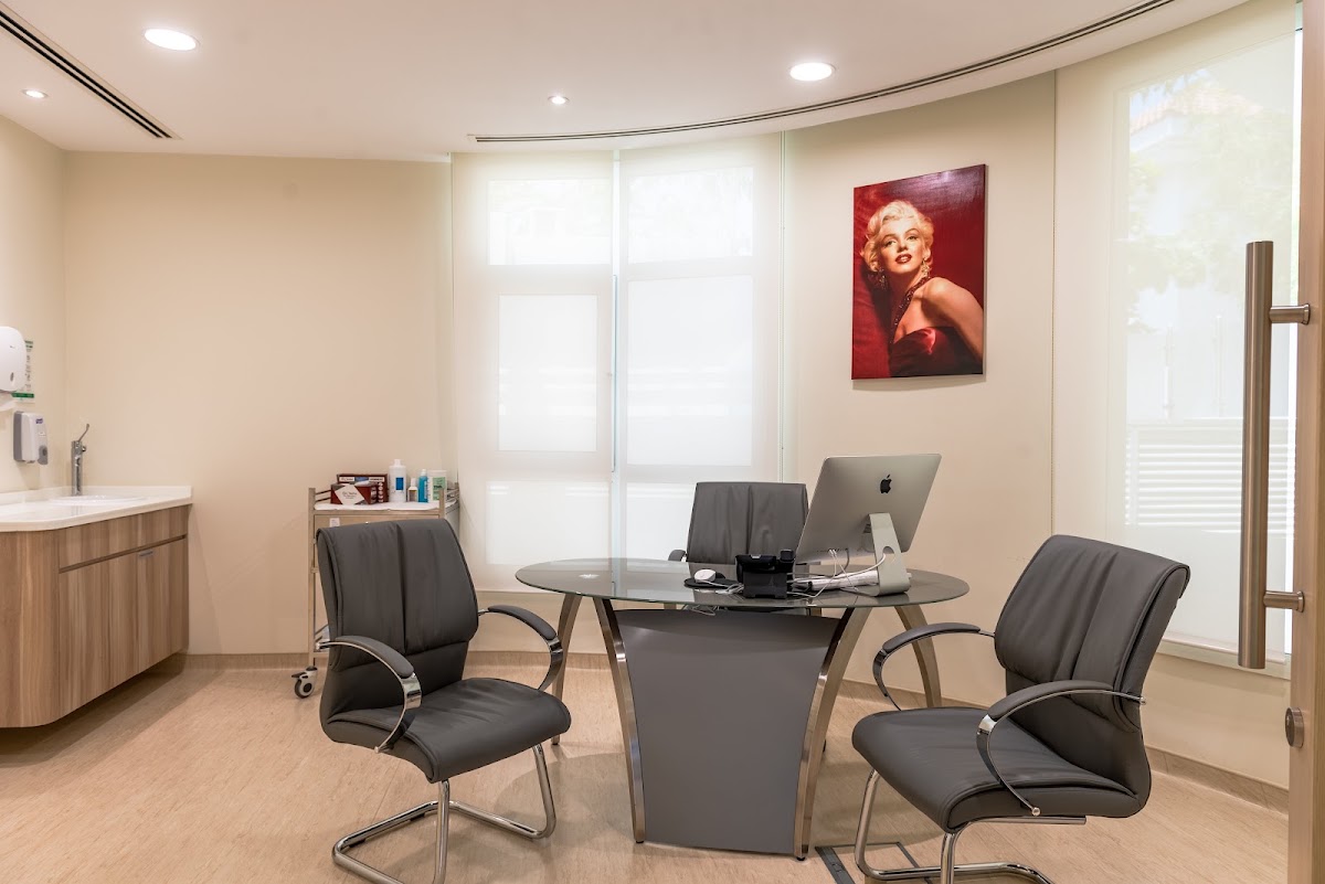 Clinica Errami - Aesthetic Clinic in Jumeirah | Medical Clinic in Jumeirah | Polyclinic in Dubai. | افضل عيادة تجميل في دبي 4