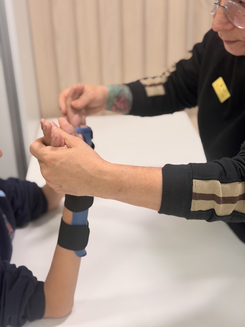 Foto de Clínica Vera Lehm atua em reabilitação de membros superiores, plexo braquial e confecção de órteses personalizadas.