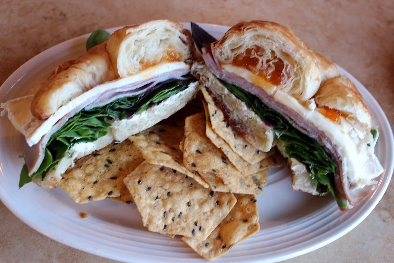 Adagio Bean & Leaf photo 2