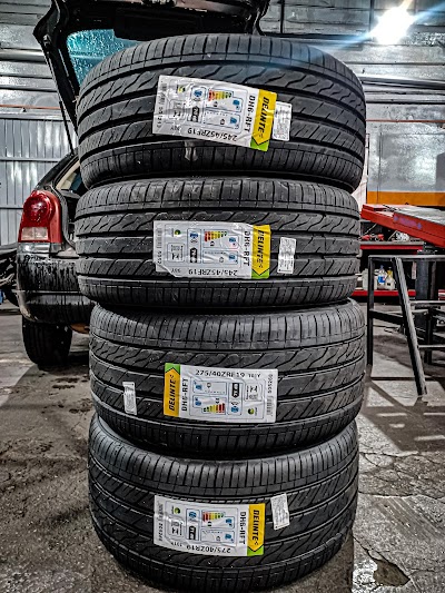 Foto de Pneus X Auto Center - Oficina Mecânica