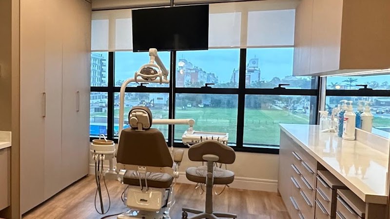 Dra. Eliza Ramos (Ramos e Tefili Odontologia) - foto 1