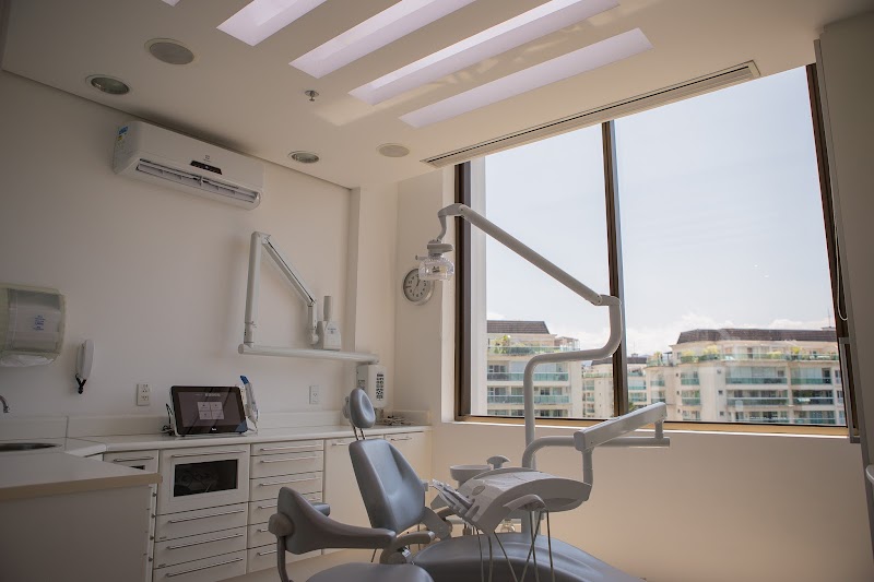 Dra Raquel Lotti Ortodontia Especializada Invisalign | Bruxismo | Apneia do Sono | Myobrace | Barra da Tijuca - foto 2