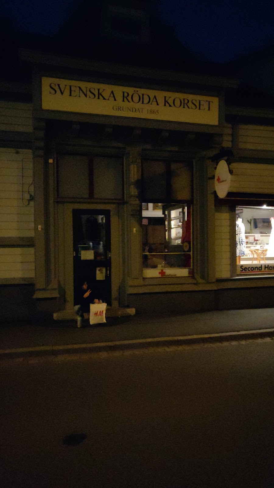 Röda Korset secondhandbutik och café