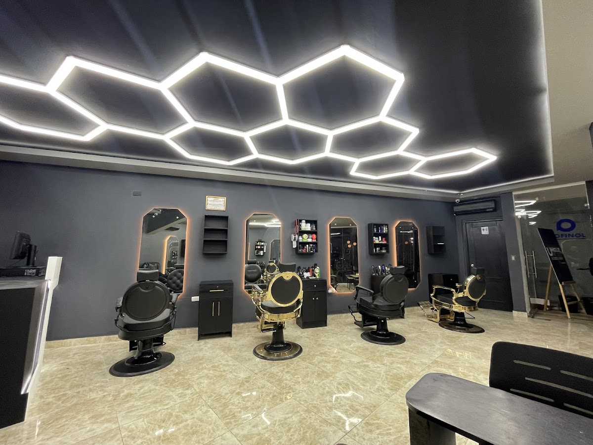 Unique Cutz Barbershop - Imagen 1