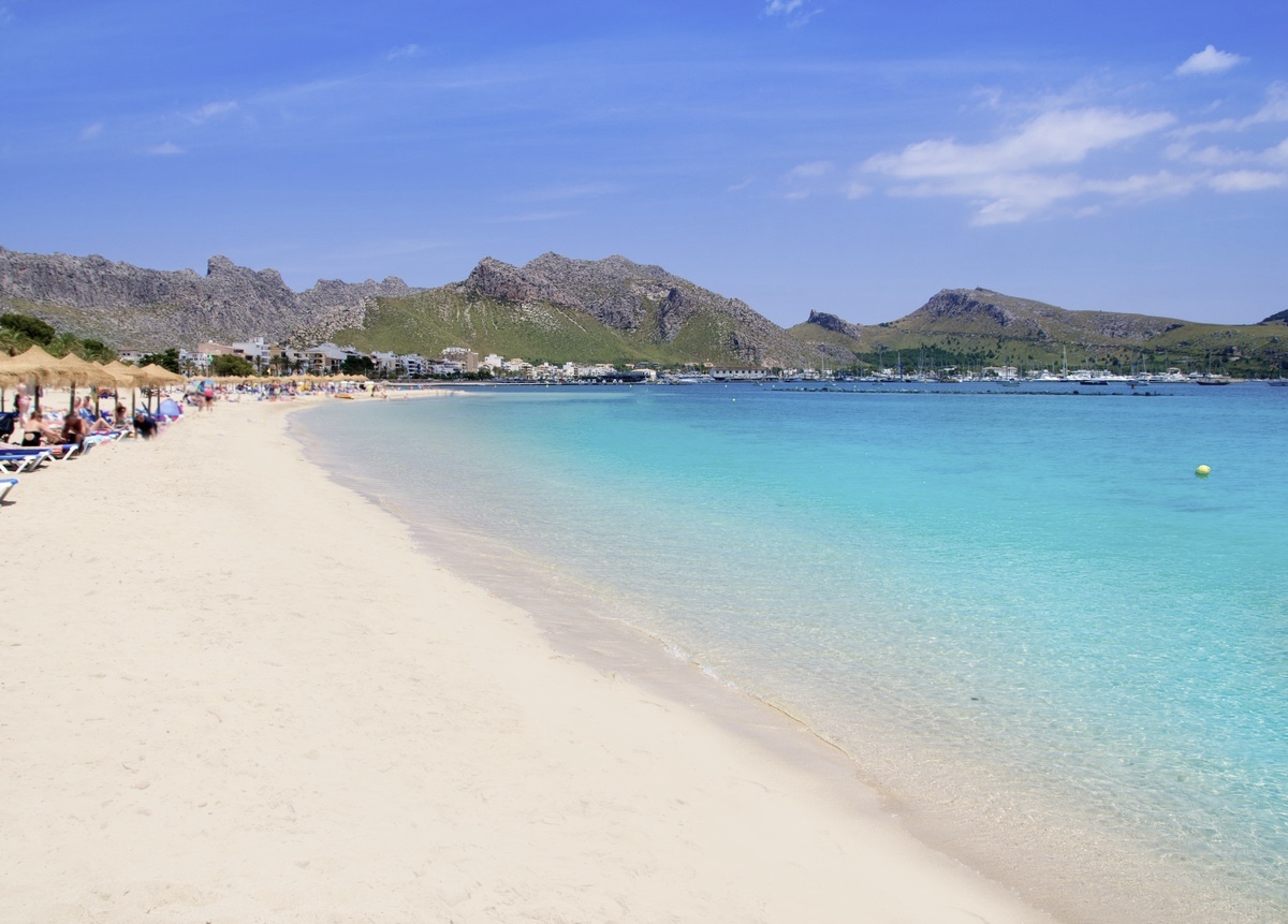Beach Yoga Retreat Mallorca Sandra Van Olmen — 3