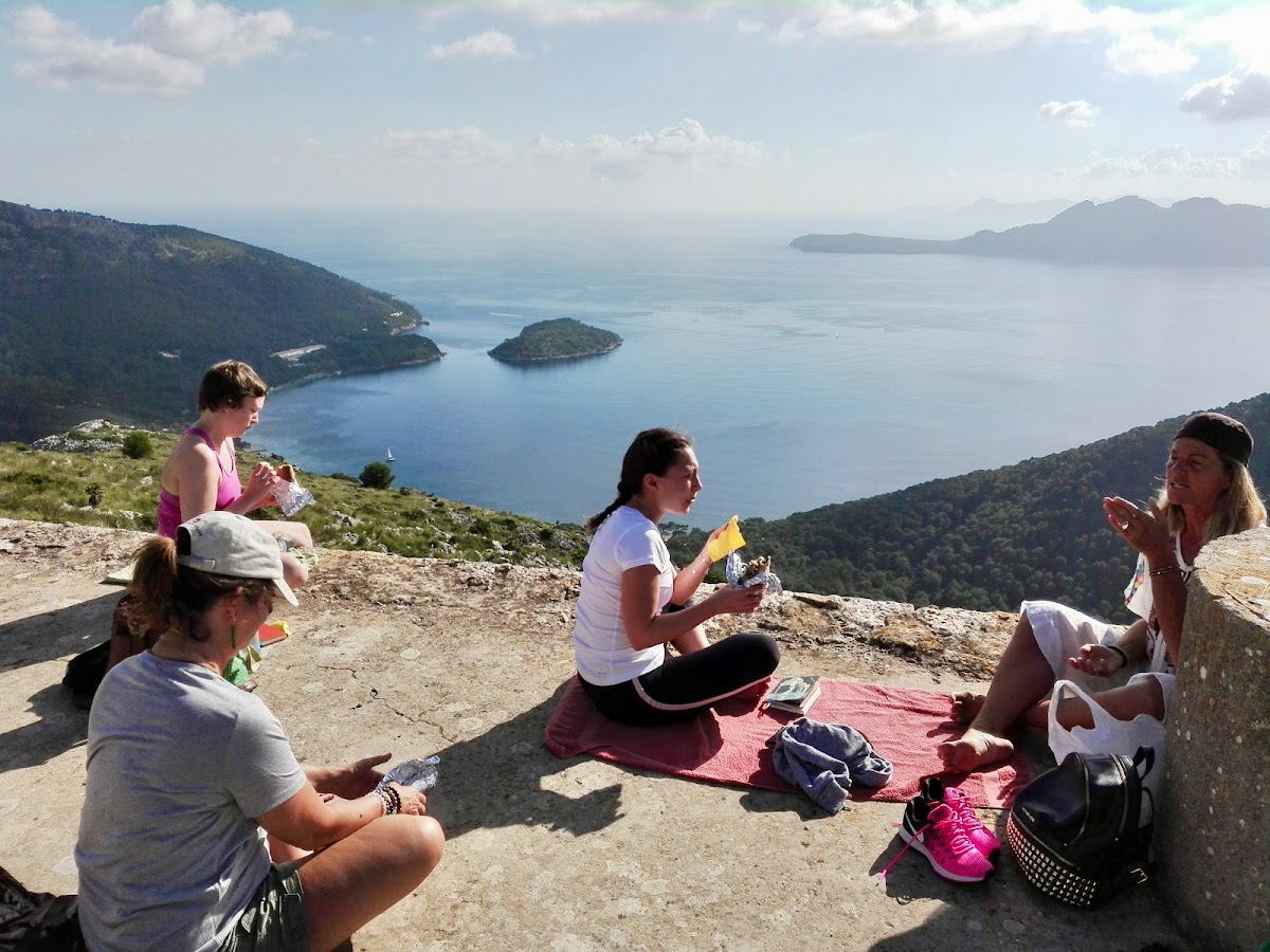 Beach Yoga Retreat Mallorca Sandra Van Olmen — 4