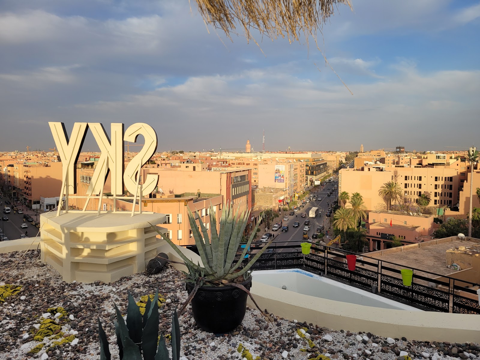 Sky Bar - La Renaissance — photo 7